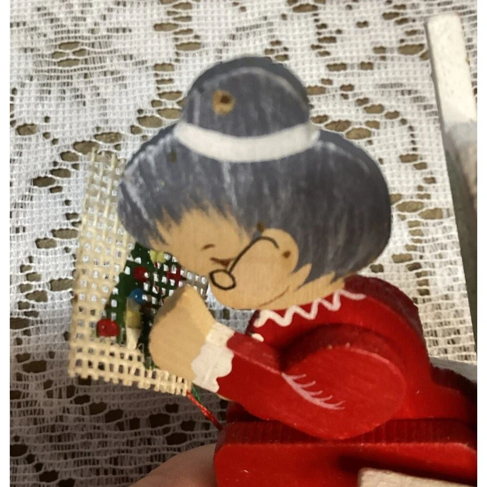Emgee Corp Mrs Claus Crafting / Sewing Wooden 3.5